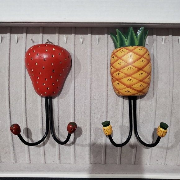 Vintage Other - 🍓 Farmhouse Fruit Wood Wall Hooks Cottagecore 🍍 Hand Carved & Hand Painted VTG